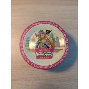 Vintage Mackintoshs Quality Street Chocolates & Toffees 16 Oz 5  1 /2" round Tin